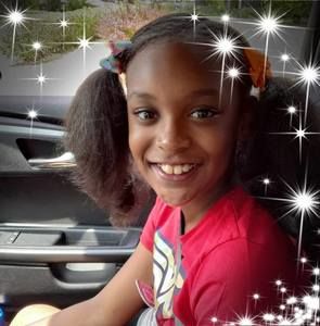 Meet your Posher, Deneda